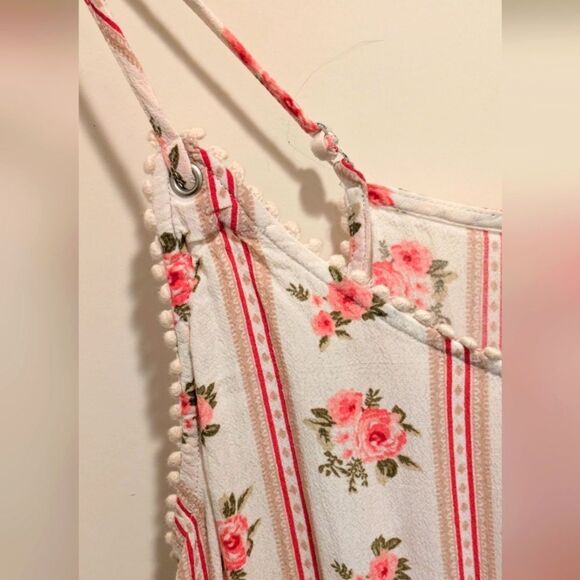 $5 Item! Forever 21 S Pom Pom Trim Floral Romper - Picture 3 of 5